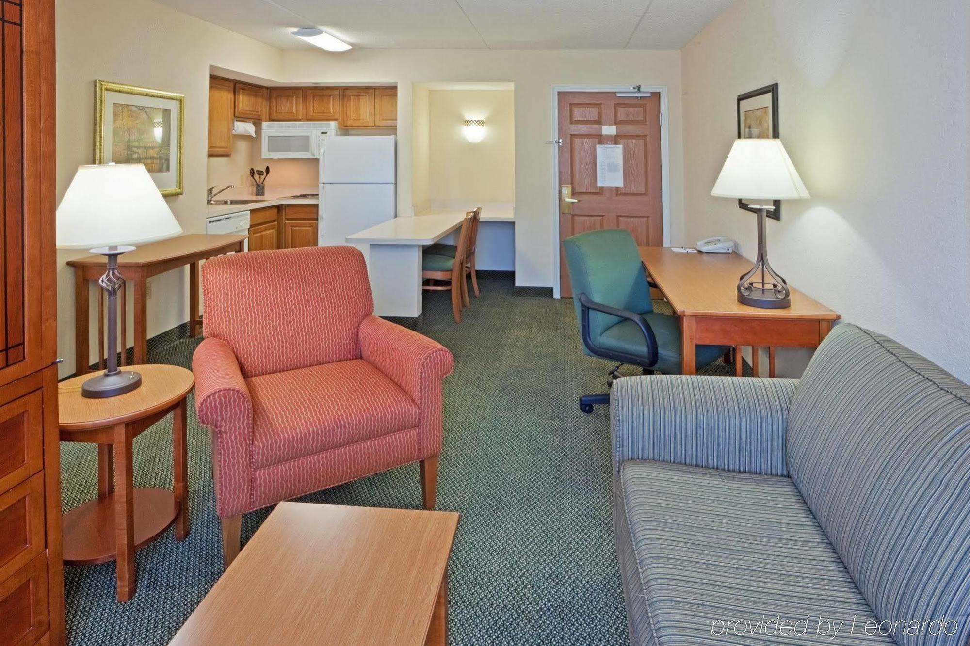 Staybridge Suites Wilmington-Newark By Ihg Room photo